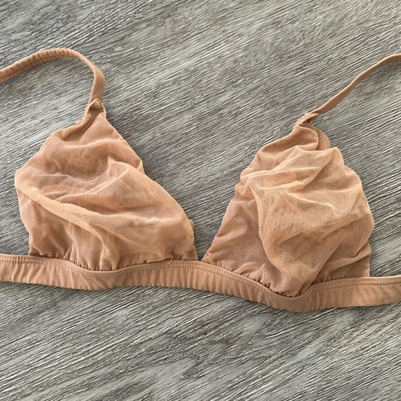 NWOT skims nude mesh triangle bralette - Picture 3 of 6